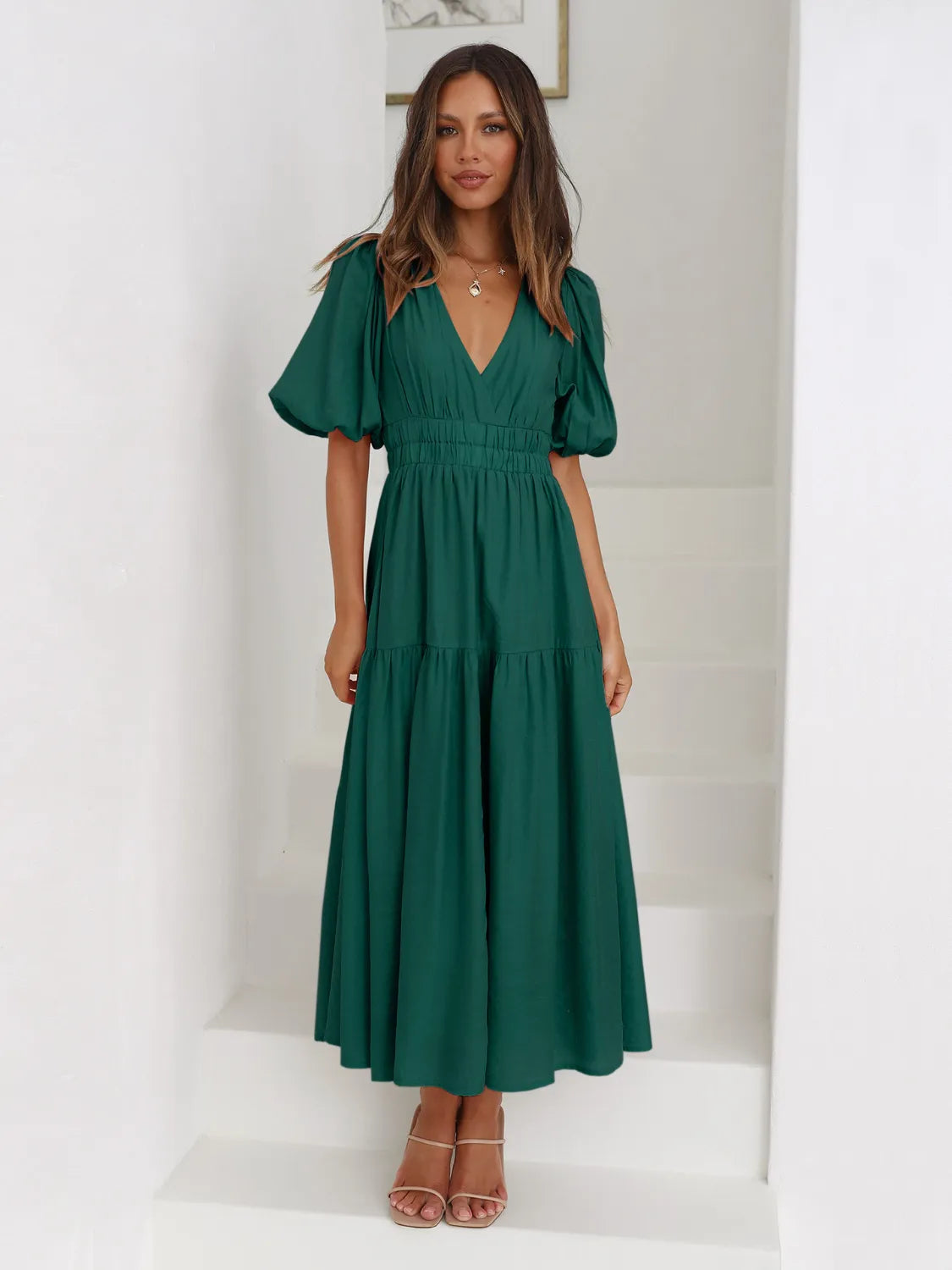Green_dress_with_puffed_sleeves