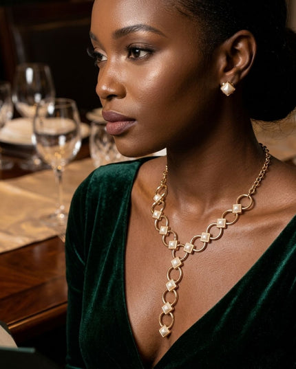 Y Gold Round Link Cream Pearl Pyramid Necklace