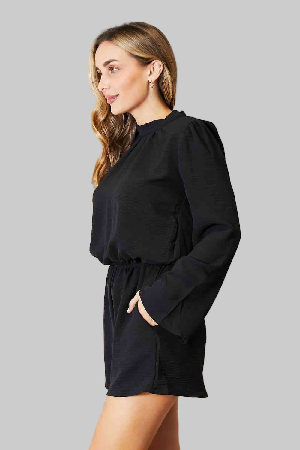 This open-back romper with pockets is the perfect combination of style and functionality.