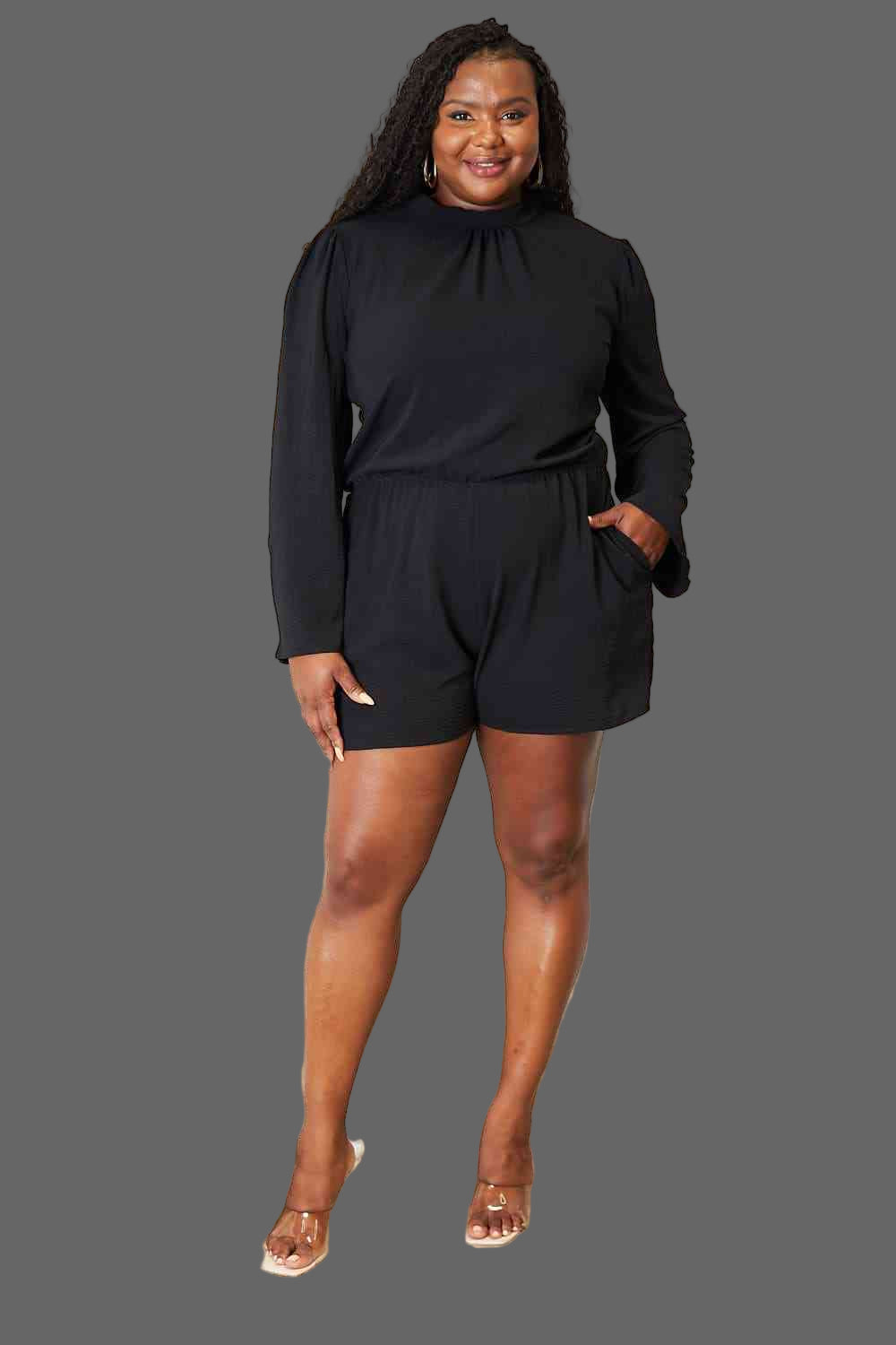This open-back romper with pockets is the perfect combination of style and functionality.