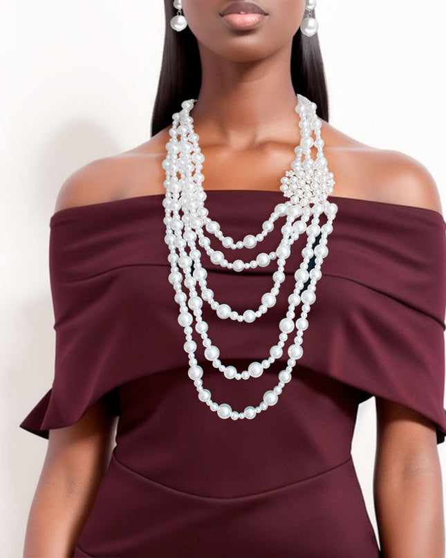 Elegance in White: Pearl Brooch Necklace