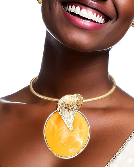 Gold Curved Leaf Yellow Pendant Set