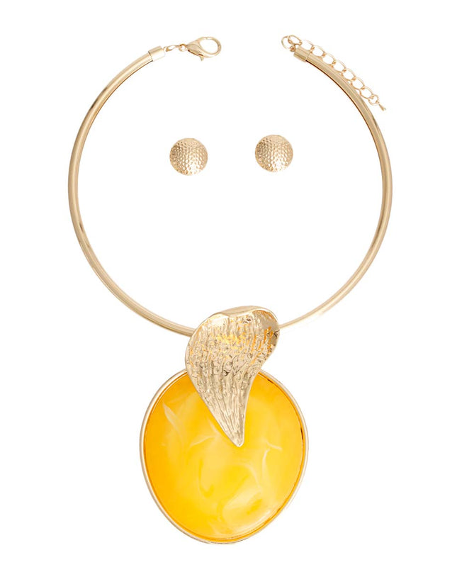 Gold Curved Leaf Yellow Pendant Set