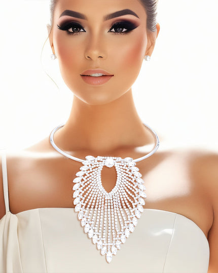 Silver Leaf Pendant Collar Set